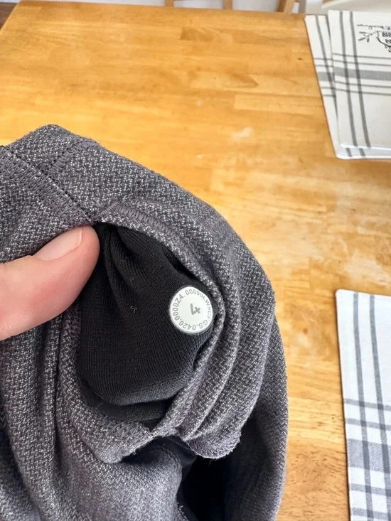 Lululemon align leggings size 4 - Picture 4 of 4